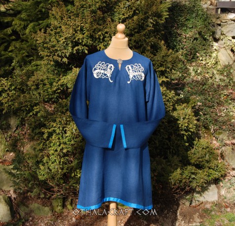 Tunic with embroidery from Scandinavian buckle