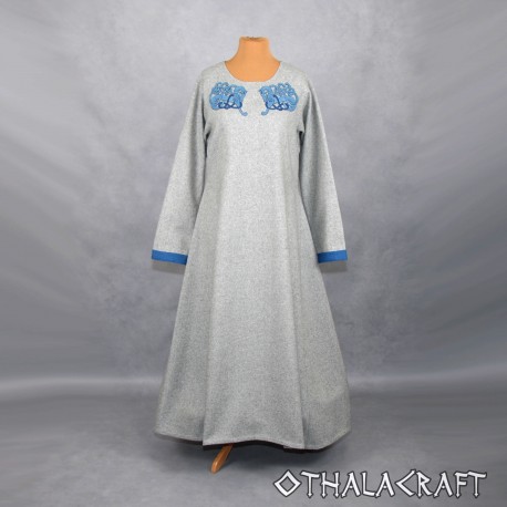 Woolen Viking dress with embroidery