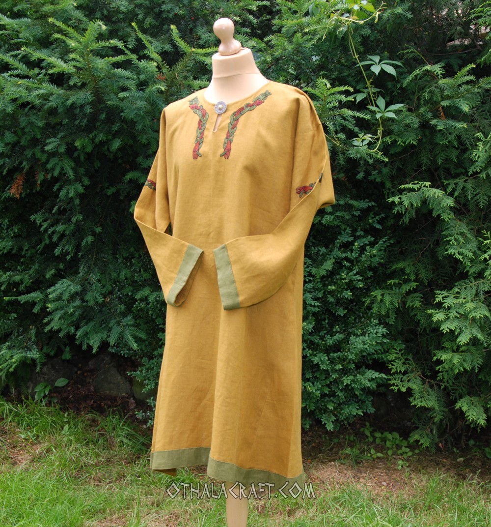 Linen tunic with embroidery - OthalaCraft